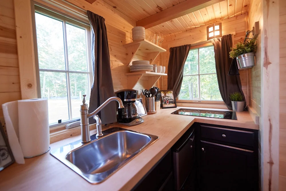Tuxbury Pond Camping Resort Cottage
