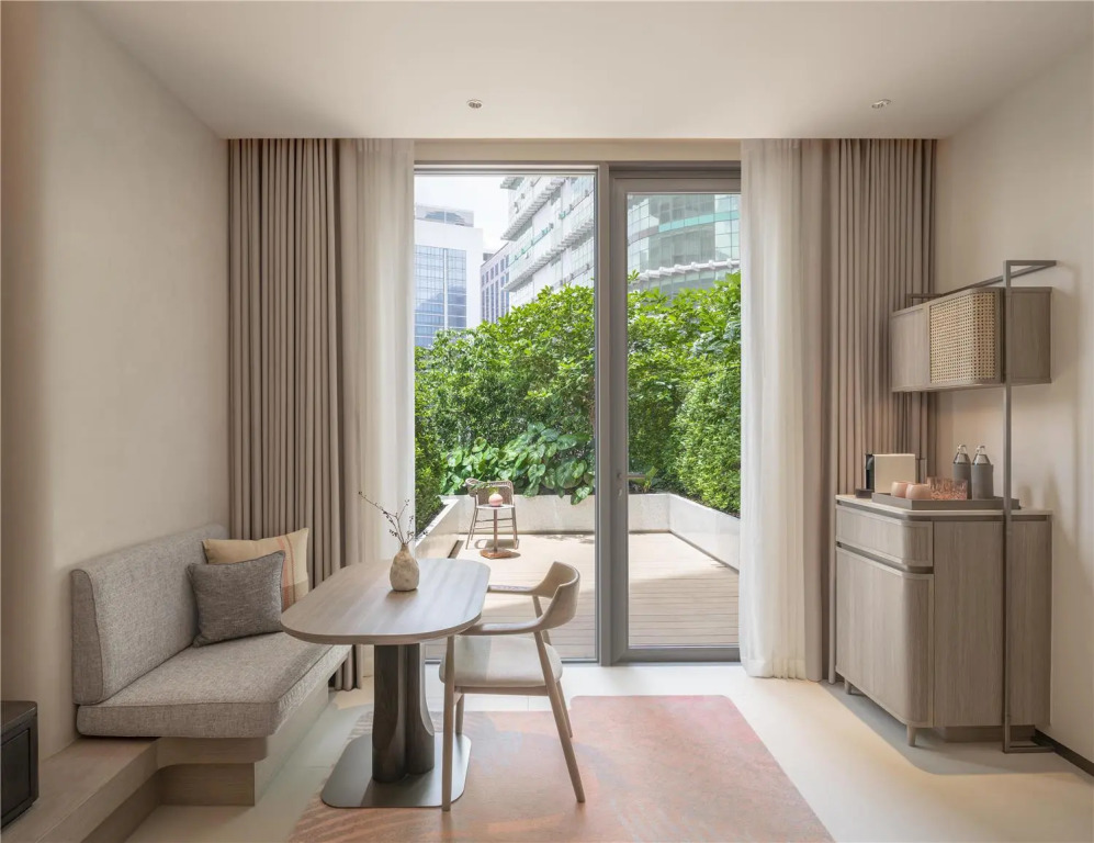 Kromo Bangkok, Curio Collection By Hilton
