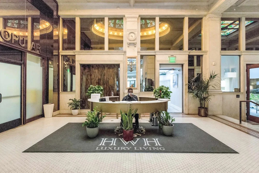 Stylish XL 2br/2ba At HWH by Oneluxstay