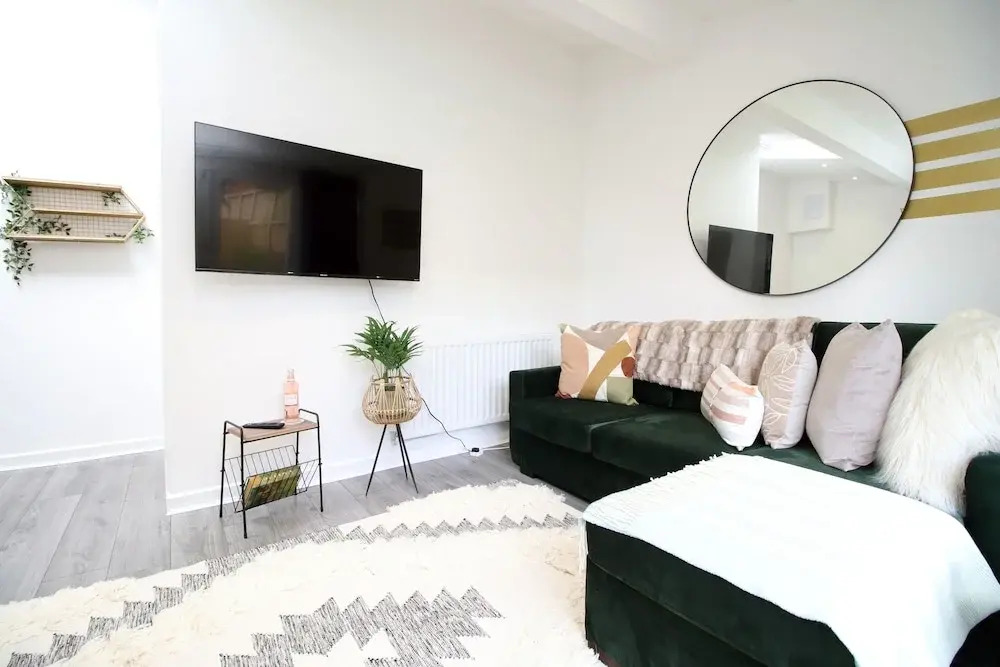 Minister House Apt 1 by Tŷ SA