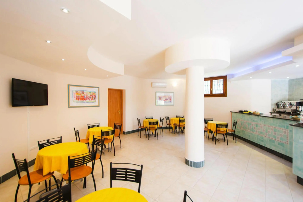 Flat close to stores in Sos Alinos