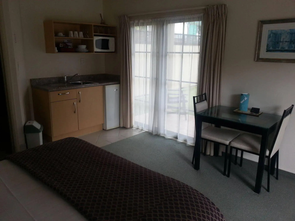 Stay 280 & Stay 284 Rotorua - Refurbished Modern Accommodation
