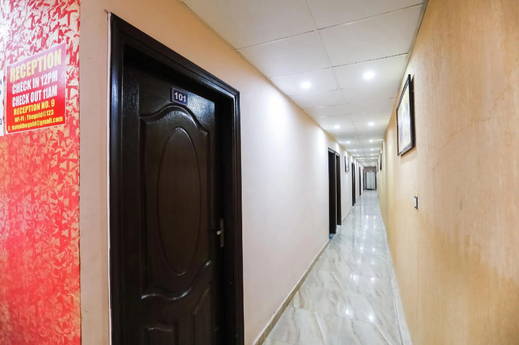 OYO 72993 Hotel The  Gold