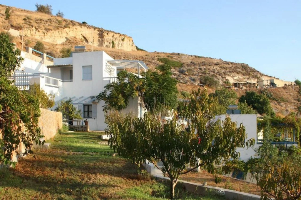 Agnanti Hotel
