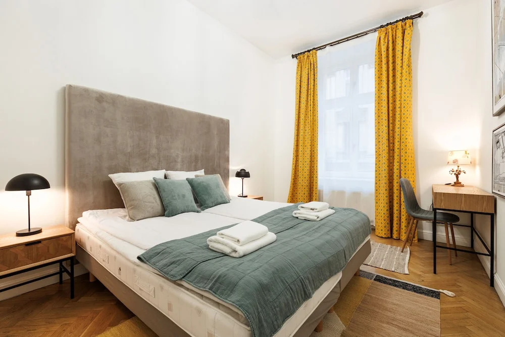 Vintage Vibe - Classic Old Town Suites