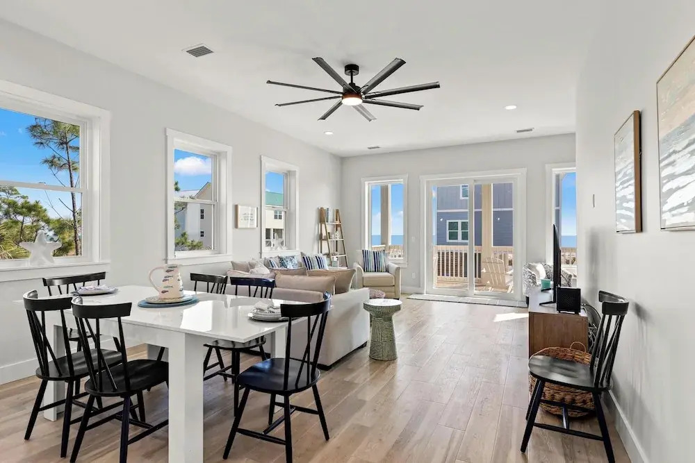 Pet Friendly Beach House - Bella View