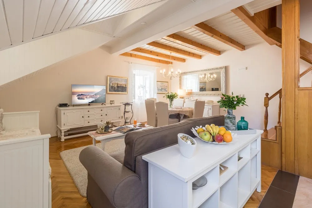 Apartments & Rooms Perla