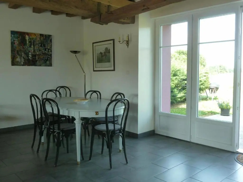 Maison bourbonnaise rénovée avec terrasse, Wifi et parking - FR-1-489-107