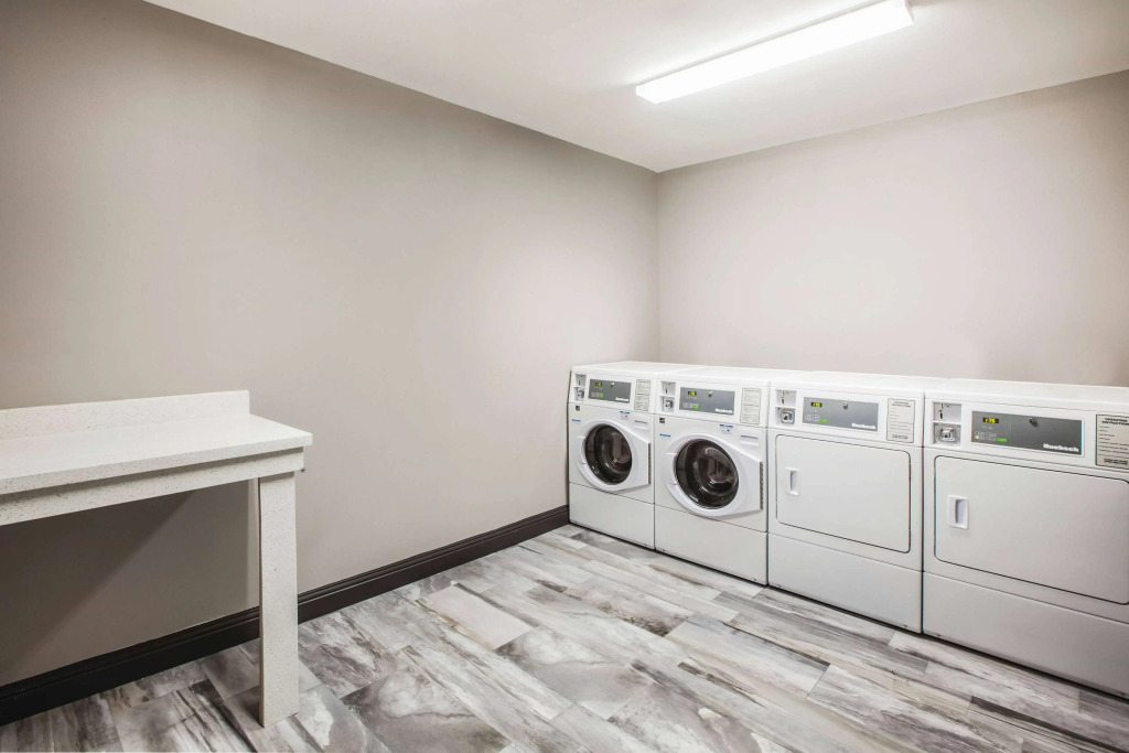 La Quinta Inn & Suites by Wyndham Baton Rouge - Port Allen
