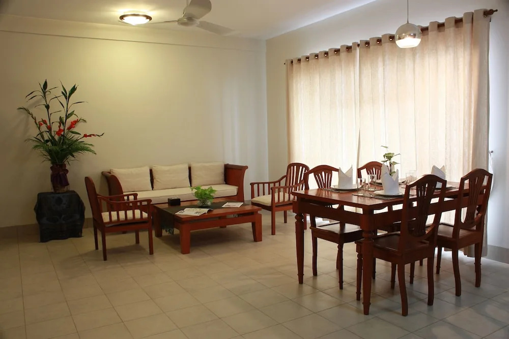 Lux Riverside Hotel & Apartment
