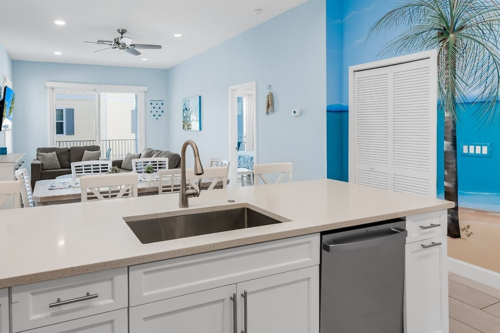 4B Balcony Beachfront Access to Indian Rocks Beach