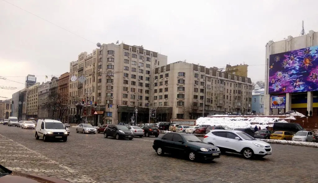 Apartment Triokhsviatytelskaya Street 3