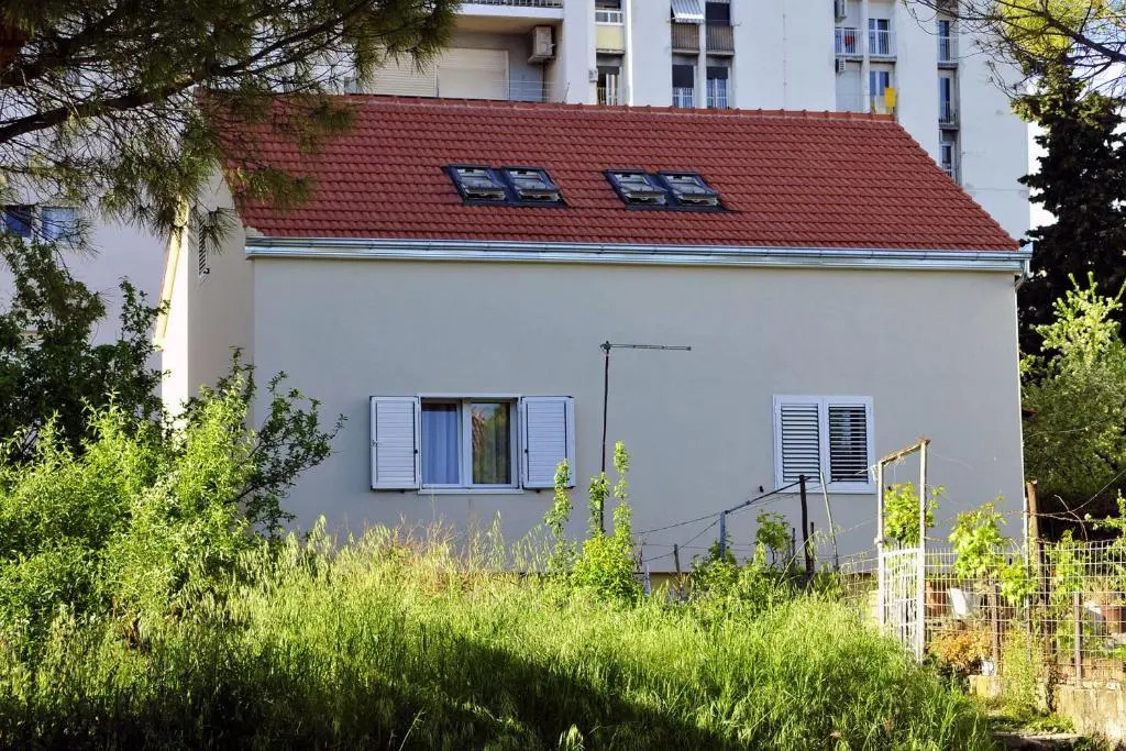 Green Garden Apartment