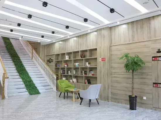 Fiat Hotel (Mengyin Square)