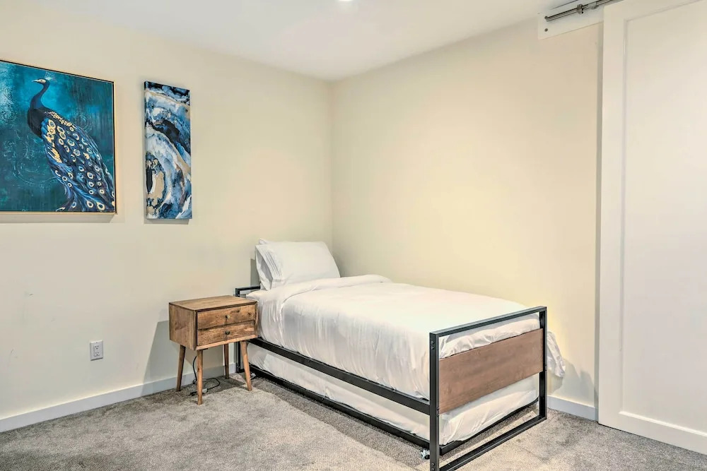 Sun-lit Vernon Condo < 2 Mi to Ski Resort!