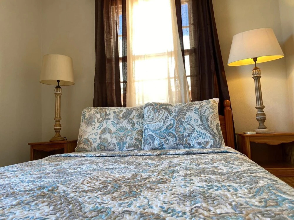 Inviting 2-bed Apartment West Coast Private