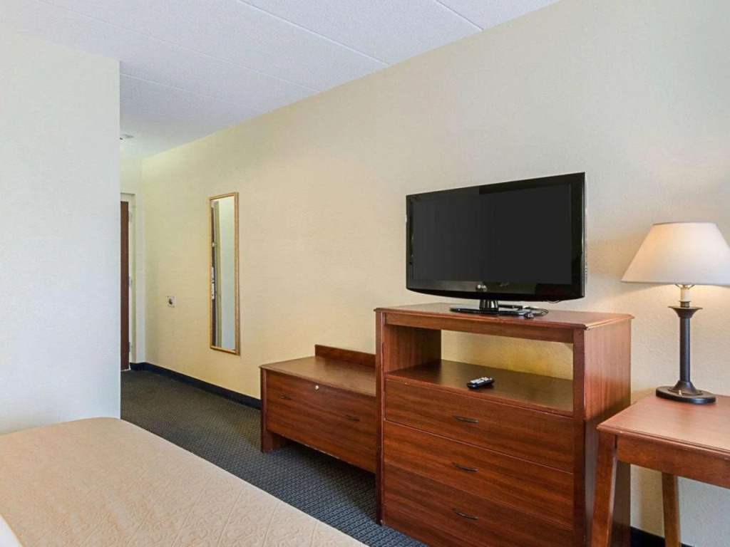 Quality Inn & Suites Worcester MA