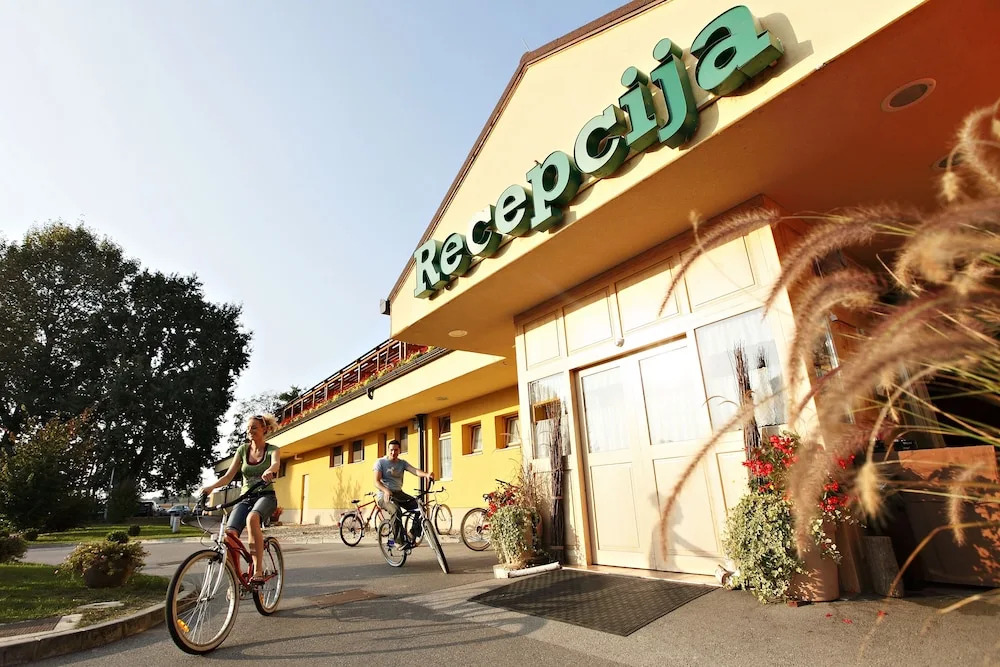 Terme Banovci - Hotel Zeleni Gaj