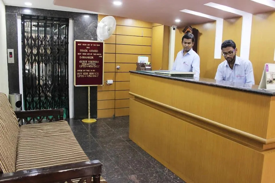 Hotel Hans Residency