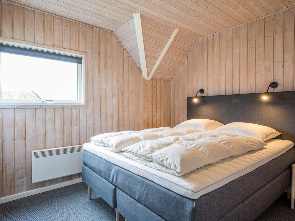 6 Person Holiday Home on a Holiday Park in Hvide Sande