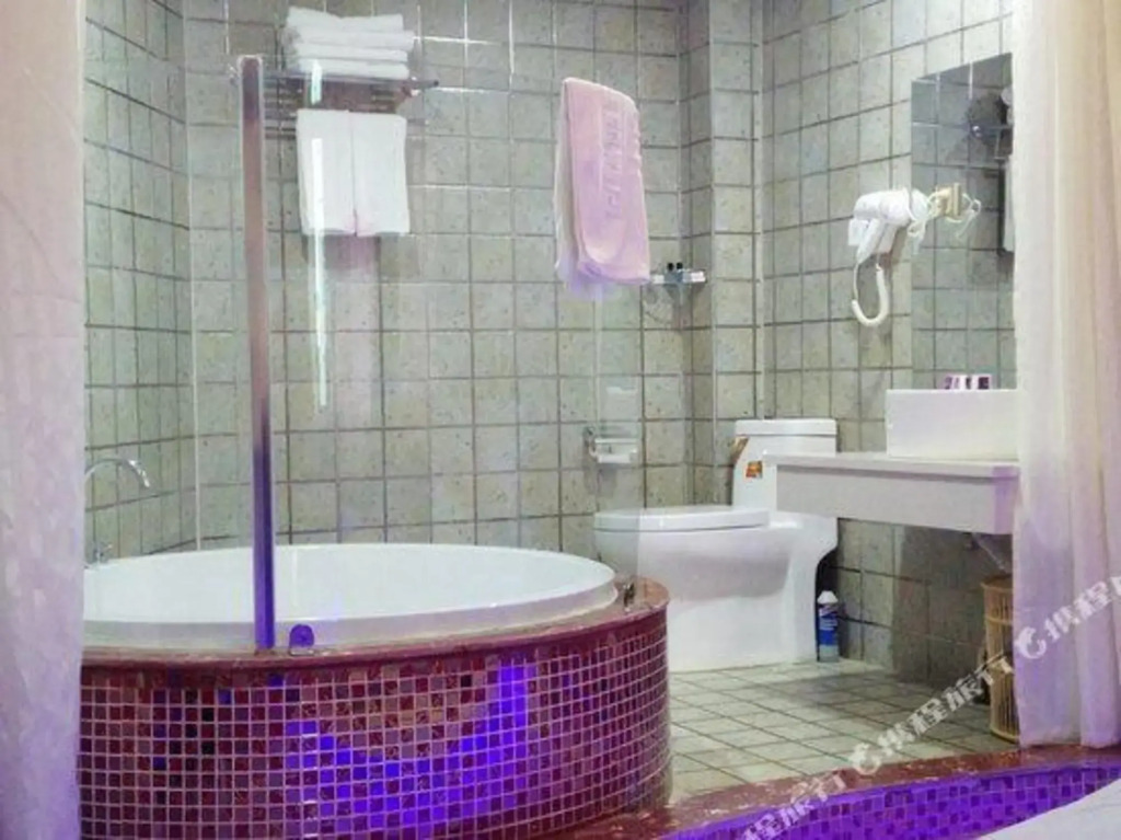 OYO Huadu Theme Hotel