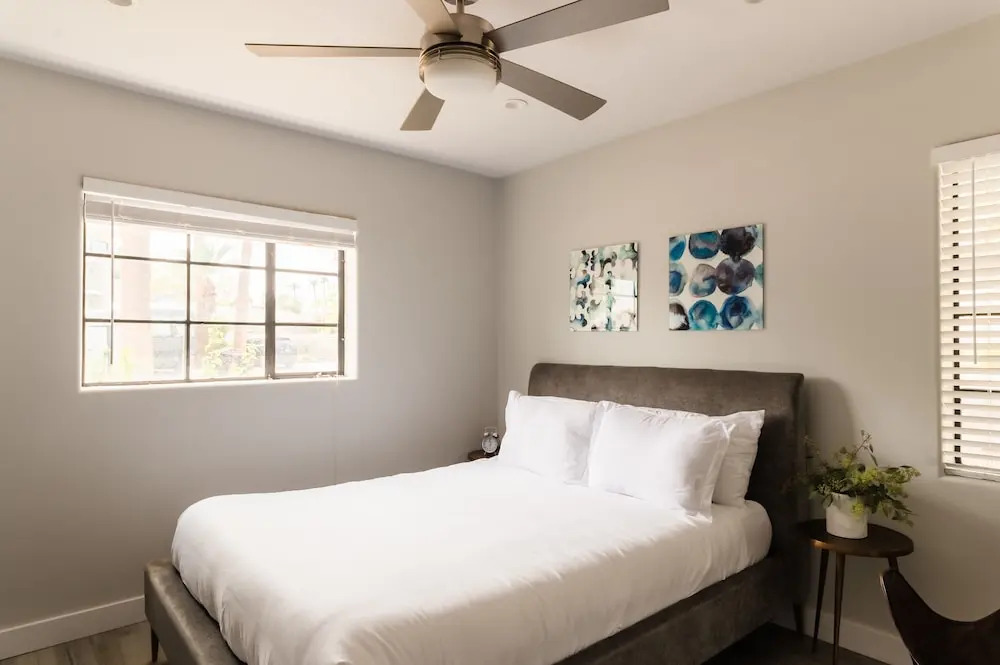 Cobalt - Modern Getaway w Pool - Close To Old Town