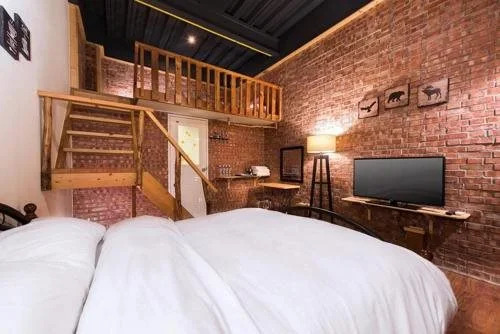 Red brick 642 B&B