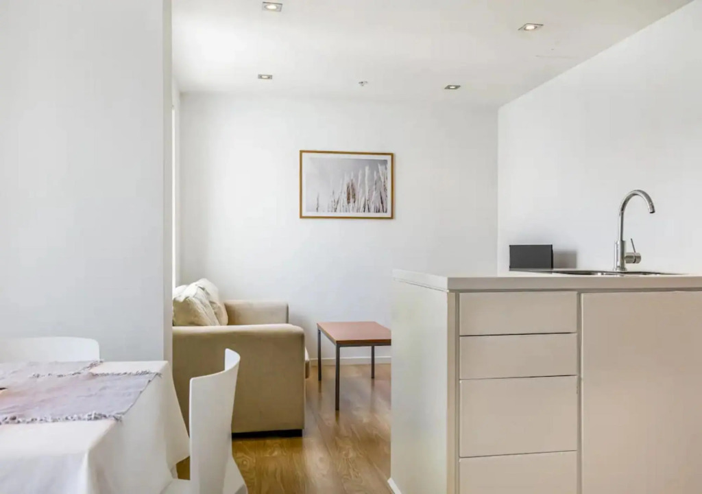 Central two-bedroom apartment close to Spark Arena