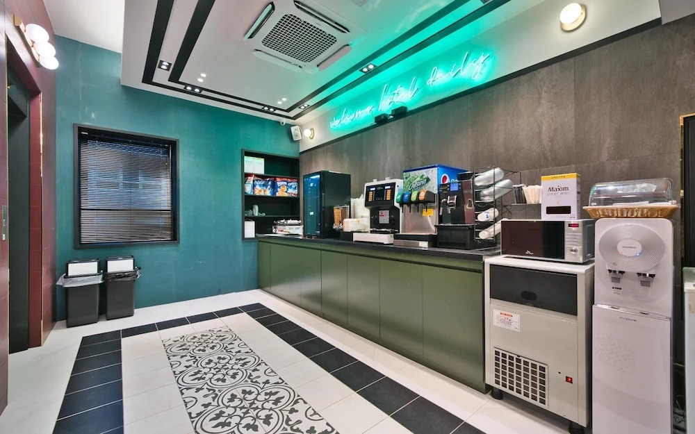 Hotel Daily