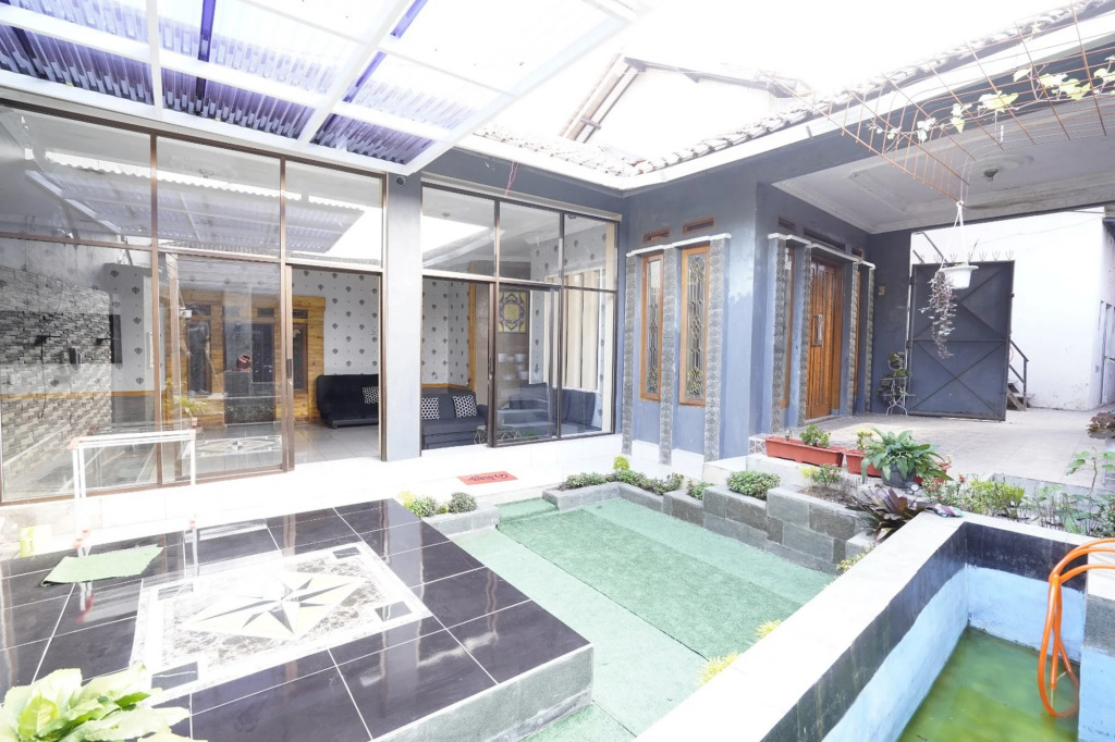Hotel O 94911 Syariah Anggrek Guest House