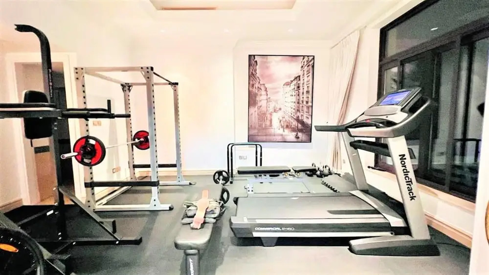 Seaview Penthouse with Private Gym & Outdoor Pool