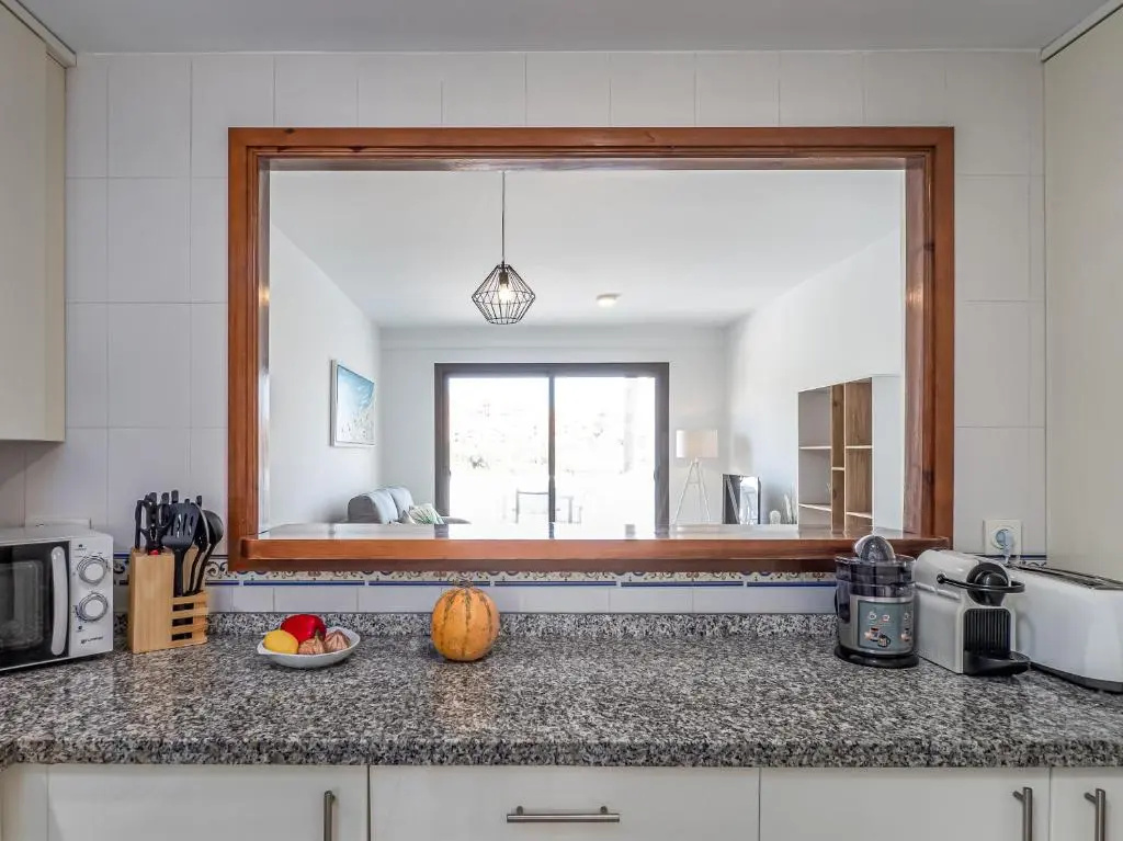 2290-Apt with Terrace Sea View And Pools