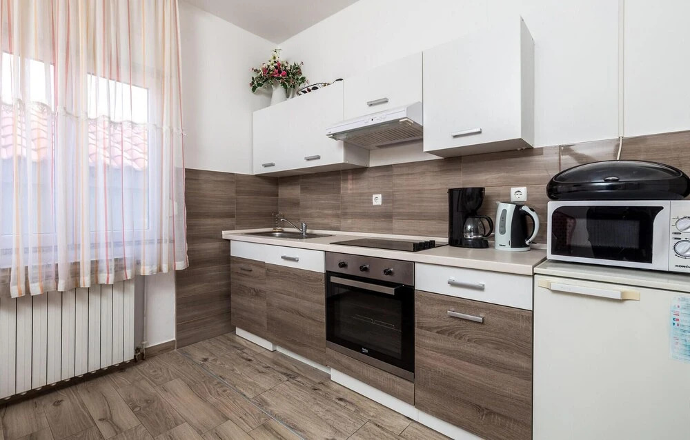 Stunning Home in Rab With Wifi and 4 Bedrooms