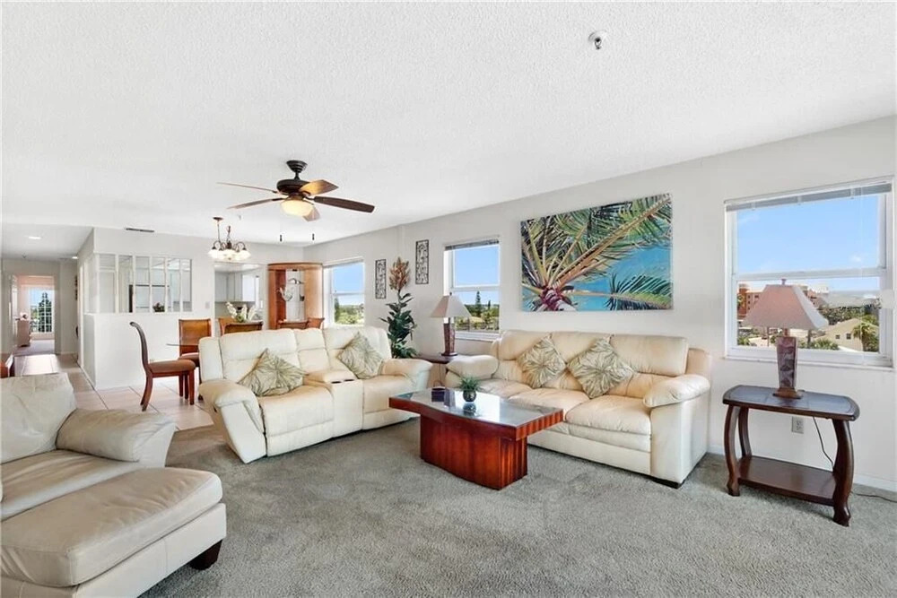 Sea Breeze 401 New! Amazing Beach Front/walk to John's Pass!