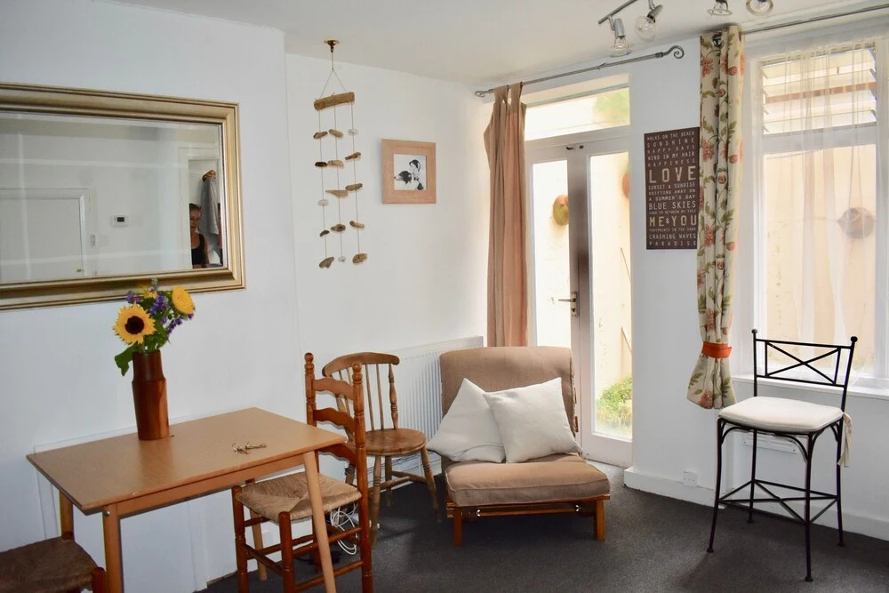 1 Bedroom Apartment Close to Seafront
