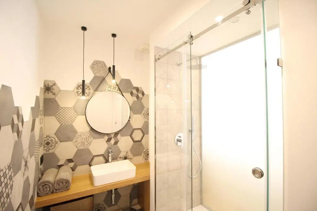 Suite 44