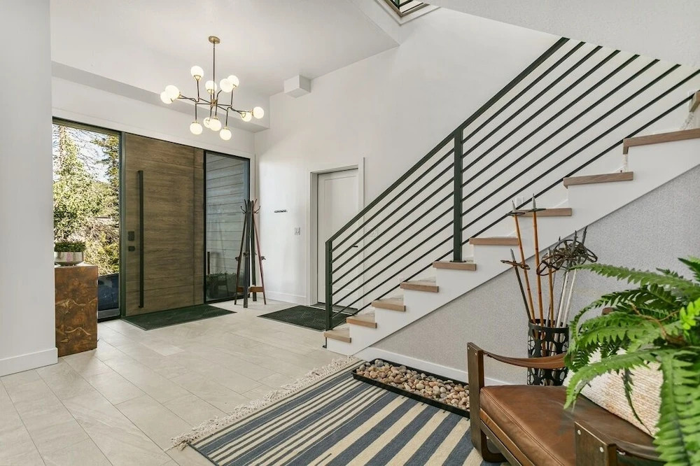 9005A - Luxury Four Bedroom 4 Home