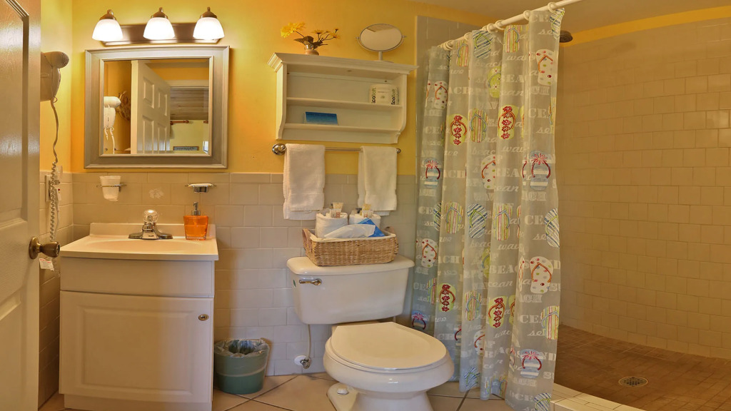 Manatee Bay Inn - Near Fishing Pier Fort Myers Beach