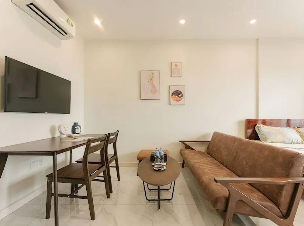 D El Dorado Westlake Luxury Apartments