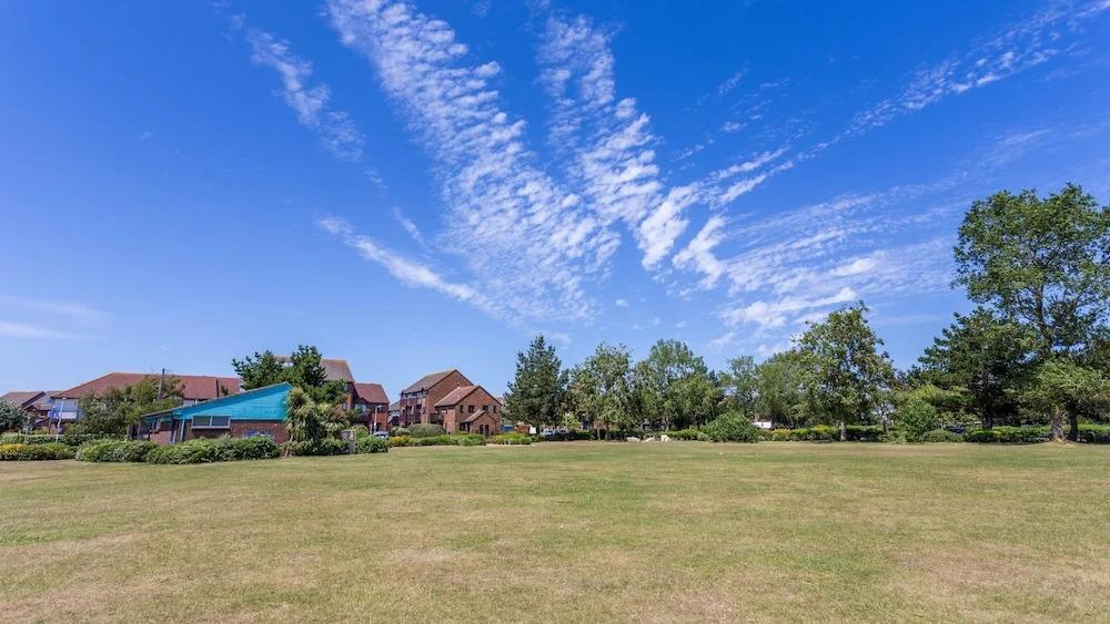 Dolphin Cottage - Short walk to Poole Quay with Private Garden