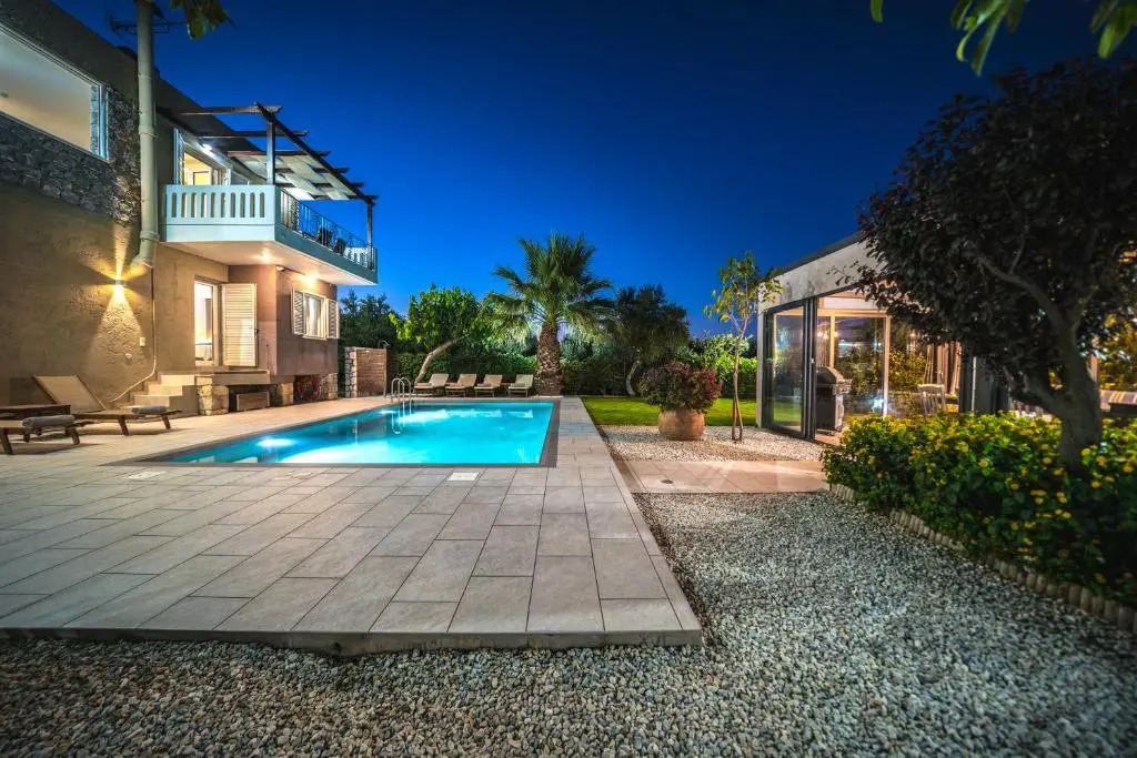 Petronila Luxury Villa with heated private pool
