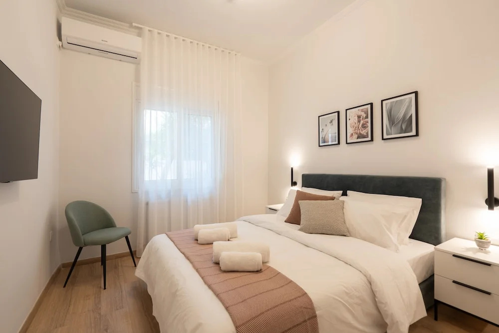 Seven Hills, Boutique Apartments