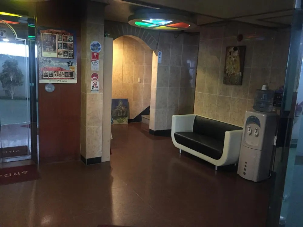 Prince Hotel