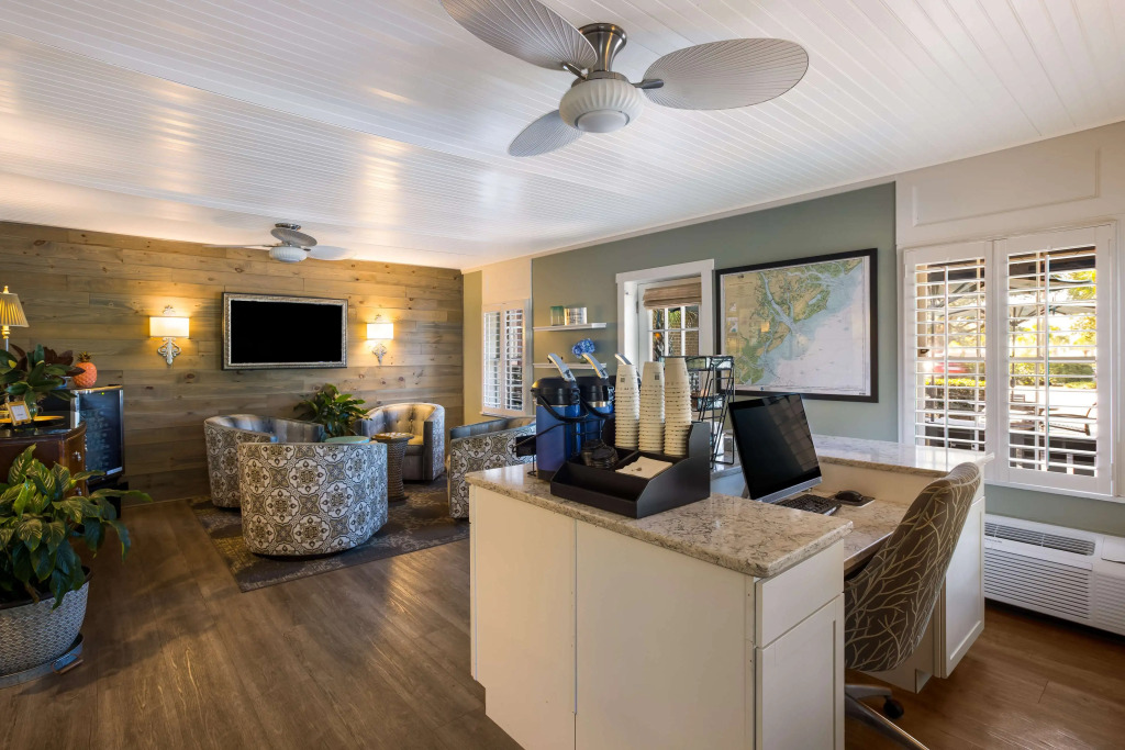 Best Western Sea Island Inn