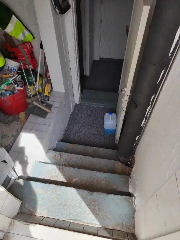 Kalle's unluxury guest house Aircon 15min city center by train