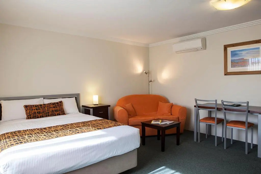 Mandarin Motel