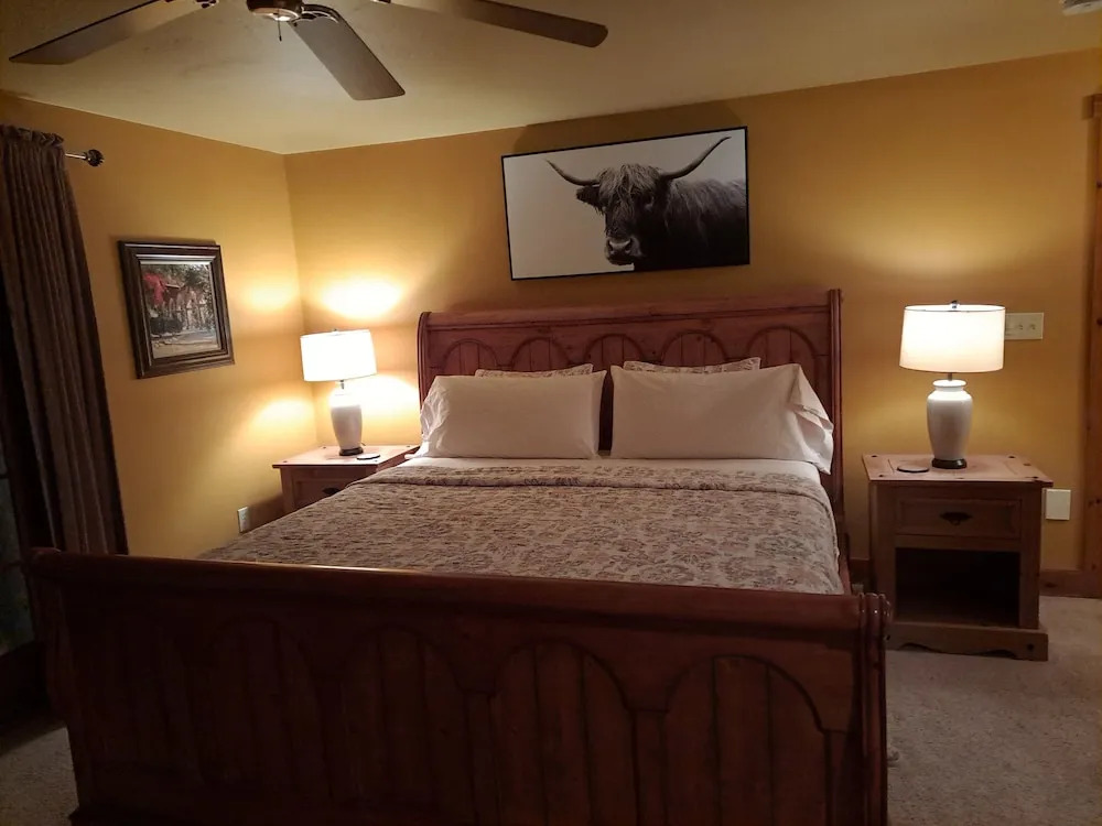 Chanticleer Cabins
