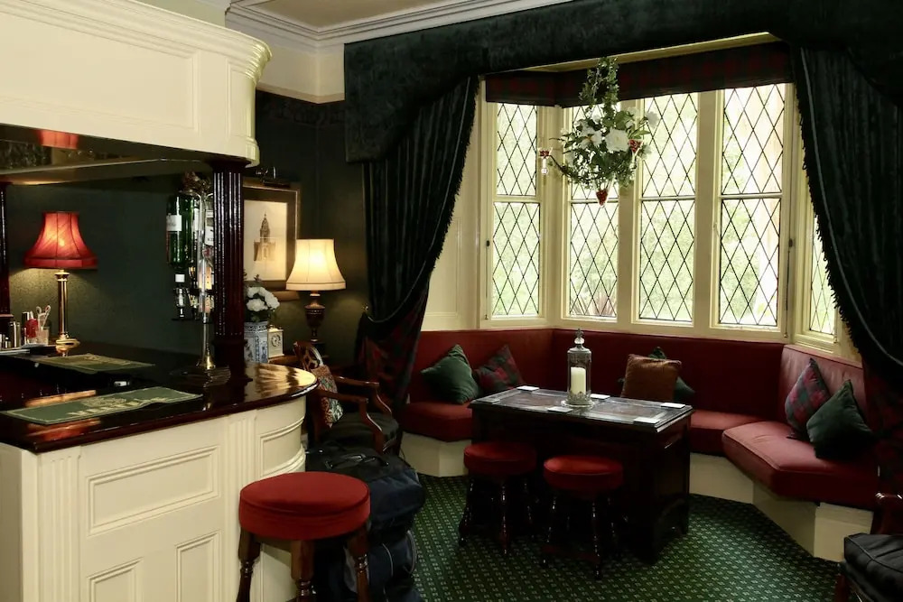Rylstone Manor