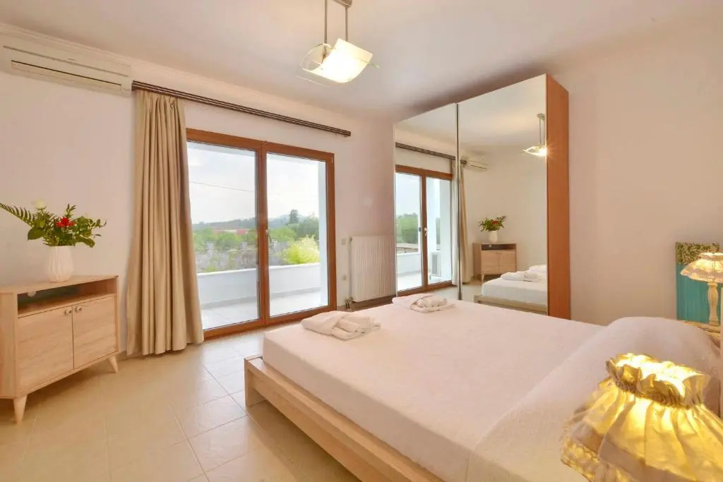 Sunlight Eros Villa