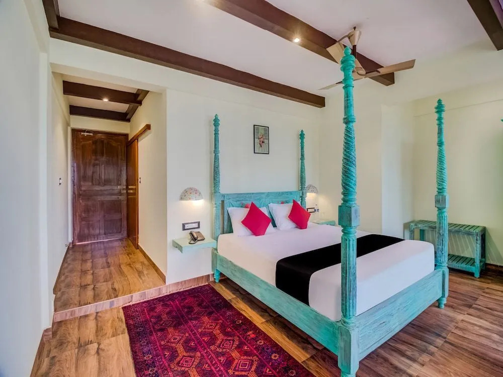 Capital O 37435 La Papa Resort
